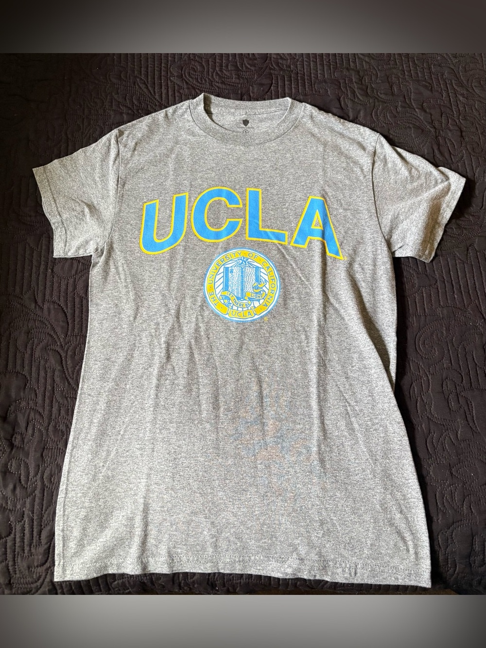 UCLA Short-Sleeve Graphic Tee Size Small